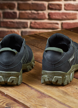 Кросівки adidas осінньо-весняні чоловічі *a 30 ч- олива*, спортивні кросівки з натуральної шкіри7 фото