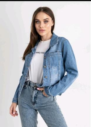 Куртка жіноча джинсова блакитна4 фото