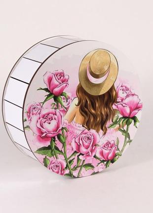 Круглая коробка "розовый сад"