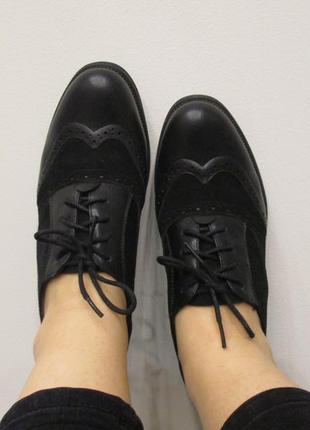 Стильні чорні черевики-туфлі5 фото