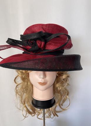 Шляпа красная черная обьемная из соломки cappelli condici в стиле королевы елизаветы
