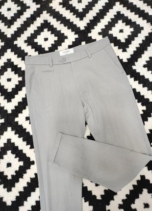 Брюки штани чоловічі класика повсякденні еластичні завужені сірі les deux, розмір m1 фото