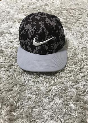 Бесболка снепбек nike
