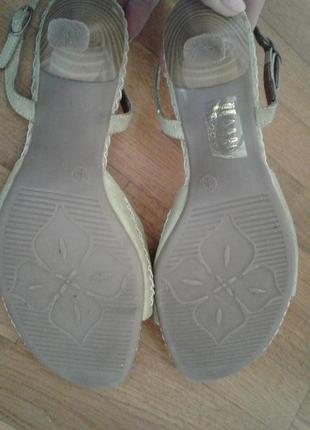 Сезонная уценка -бомбезные фирменные итальянские туфли marco tozzi 38р.4 фото