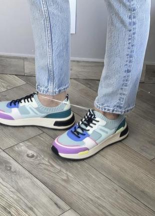 Стильные кроссовки zara