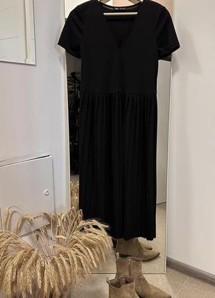 Неймовірна та легка трикотажна сукня від бренду zara1 фото