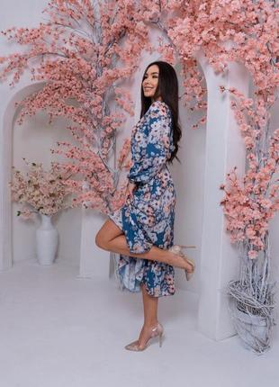 Елегантна сукня міді вільного крою у квітковий принт з поясом бузкова бірюзова стильна якісна8 фото