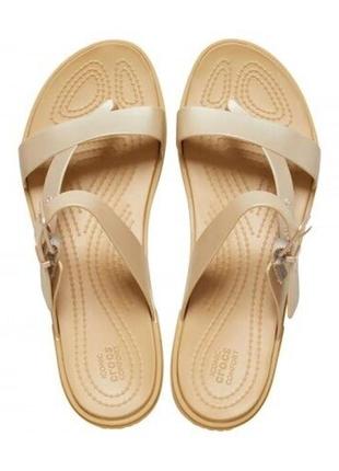 Крокс шлепки босоніжки жіночі тулум crocs tulum metallic toe champagne5 фото