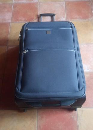 Продам чемодан в хорошем состоянии tripp65*402 фото