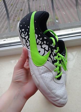 Оригінальні кросівки nike