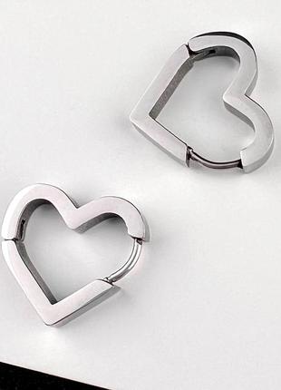 Сережки із медичної сталі у вигляді серця es-3191 фото