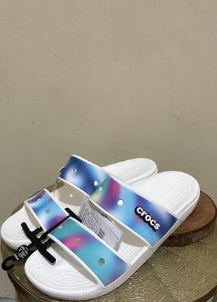 Крокс сандалі шльопанці слайди жіночі білі crocs classic solarized sandal white / multi