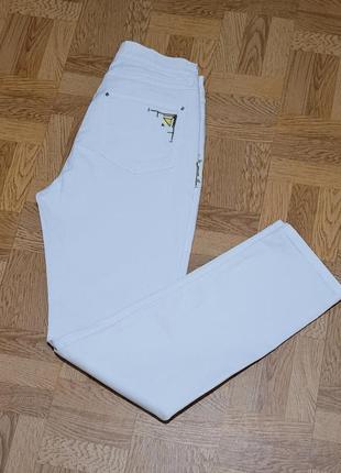 Базовые белые женские джинсы немного зауженные talking french размер м4 фото