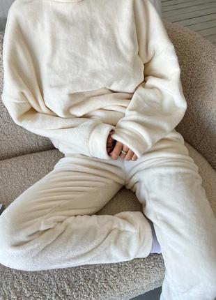Очень мягкий и теплый домашний костюм-пижама молоко3 фото
