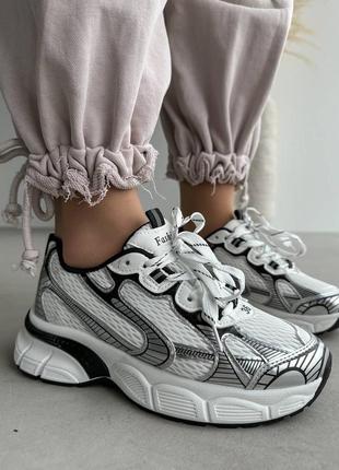 Трендові кросівки еко білі зі срібним1 фото