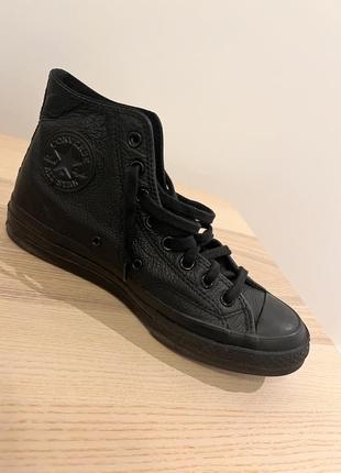 Високі шкіряні кеди converse