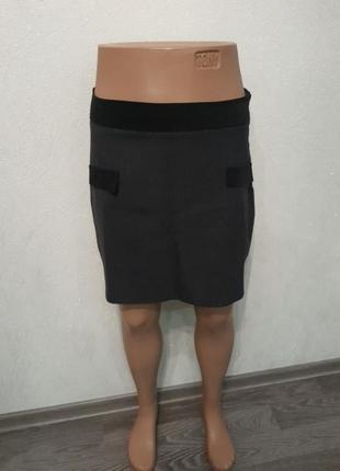 Короткая юбка на замке, со вставками