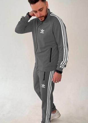 Якісні спортивні костюми adidas