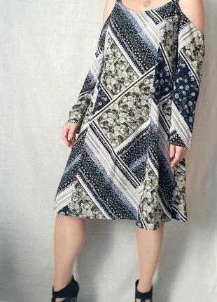 Платье с открытыми плечами в цветочном принте разм л limited edition1 фото
