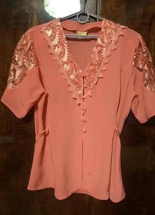 Блуза рожевого кольору