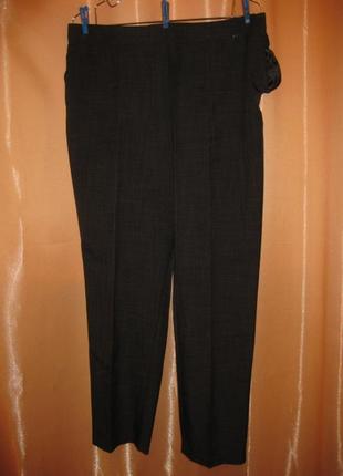 Класичні зручні на резинці офісні ділові штани регуляр темні коричневі m&s  зі стрілочками8 фото