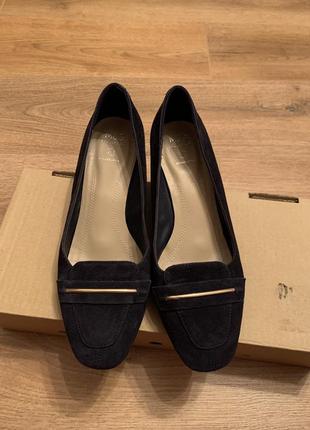 Туфлі замшеві на танкетці