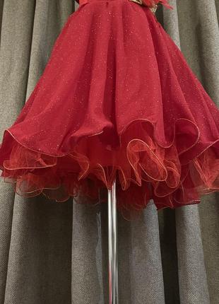 Платье красное, нарядное на девочку 5 лет3 фото