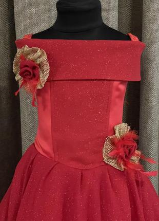 Платье красное, нарядное на девочку 5 лет2 фото
