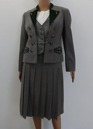 Винтажный английский женский костюм