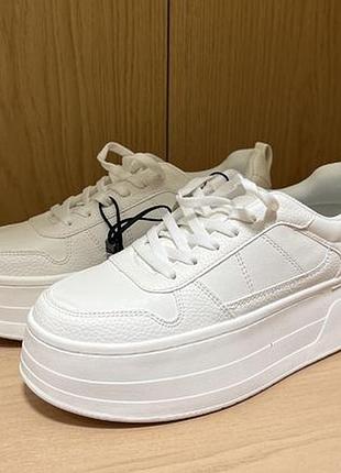 Белые кеды zara