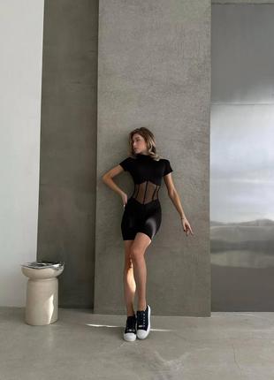Комбінезон з шортами облягаючий з короткими рукавами імітацією корсету зі вставками з сітки стильний чорний4 фото