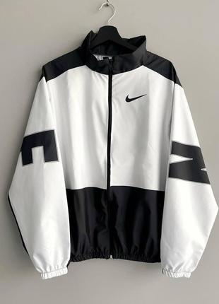 Вітровка nike n black&white чорна чоловіча вітровка nike весняна літня осіння куртка демісезон чорно-білого кольору5 фото