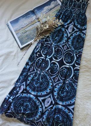 Платье в пол - идеальное для вечерней прогулки на море