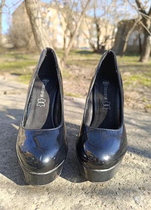 Лаковые туфли на высоком каблуке 38 р.4 фото
