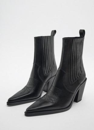 Zara ковбойські шкіряні черевики на підборах, ботинки в ковбойському стилі , ботильони на каблуку, сапожки, сапоги
