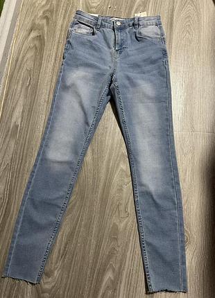 Джинси скіні