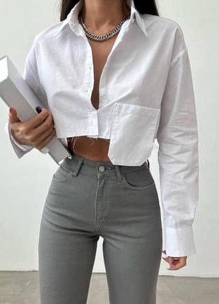 Женская укороченая коттоновая рубашка oversize с накладным карманом в универсальном размере 42/46