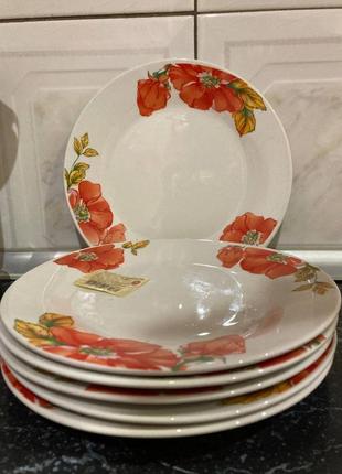 Набір тарілок