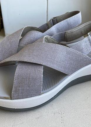 Босоніжки clarks 40-41р. оригінал