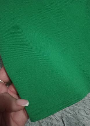 Новенька зелена маєчка з квадратним вирізом4 фото