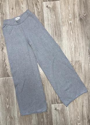 Брюки широкого кроя