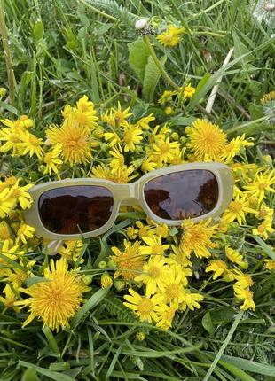 Нові сонцезахисні окуляри жіночі прямокутні олівкові з коричневим4 фото
