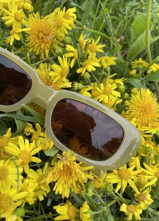 Нові сонцезахисні окуляри жіночі прямокутні олівкові з коричневим7 фото