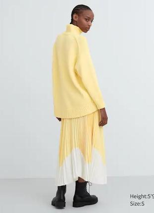 Мʼякий дуже комфортний светр молочного кольору гольф японського бренду uniqlo soft knit high neck long-sleeve sweater4 фото