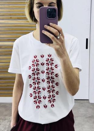 Вишита футболка