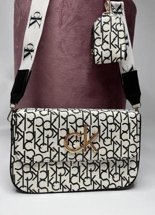 Жіноча сумка багет великий + ключниця в стилі calvin klein біла з чорним3 фото