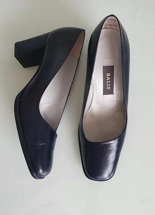 Темно- синие кожаные  туфли bally,  р. 37- 37.5