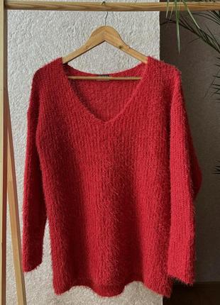 Червоний светр джемпер