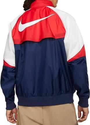 Куртка nike chubasquero windrunner
оригінал7 фото