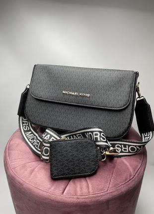 Жіноча сумка багет великий + ключниця в стилі майкл корс  чорна з сірими буквами5 фото